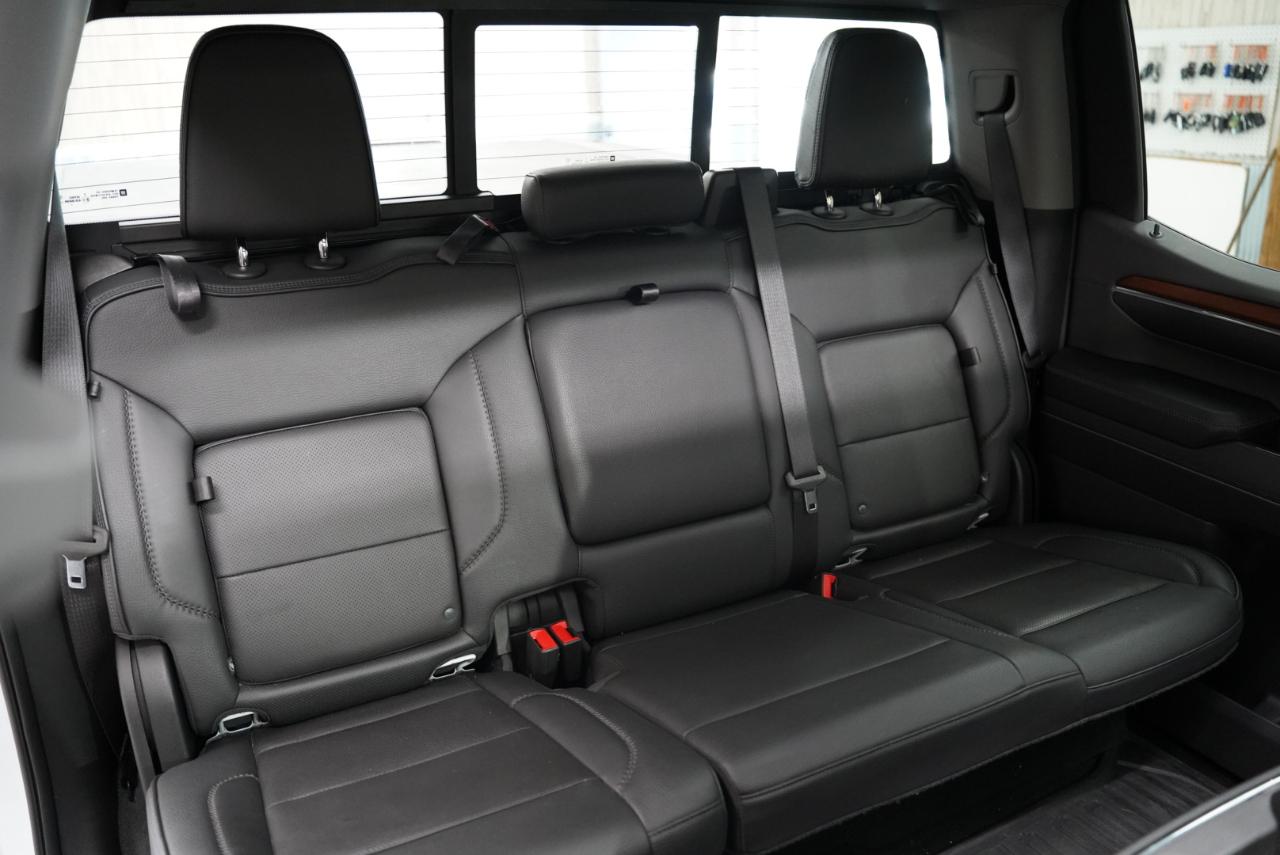 GMC Sierra 1500 4WD Crew Cab 147" Denali 2023