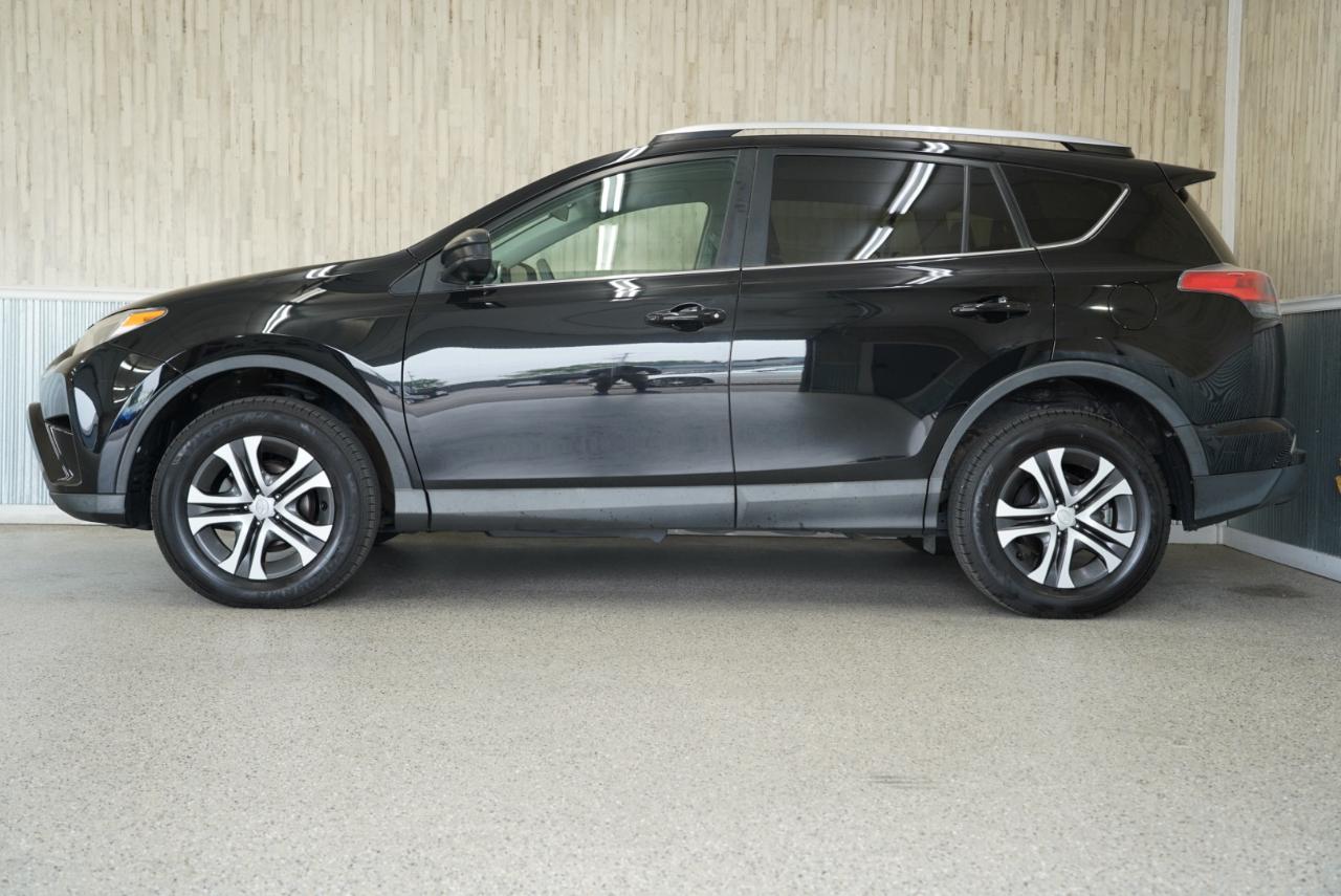 Toyota RAV4 AWD 4dr LE (Natl) 2016