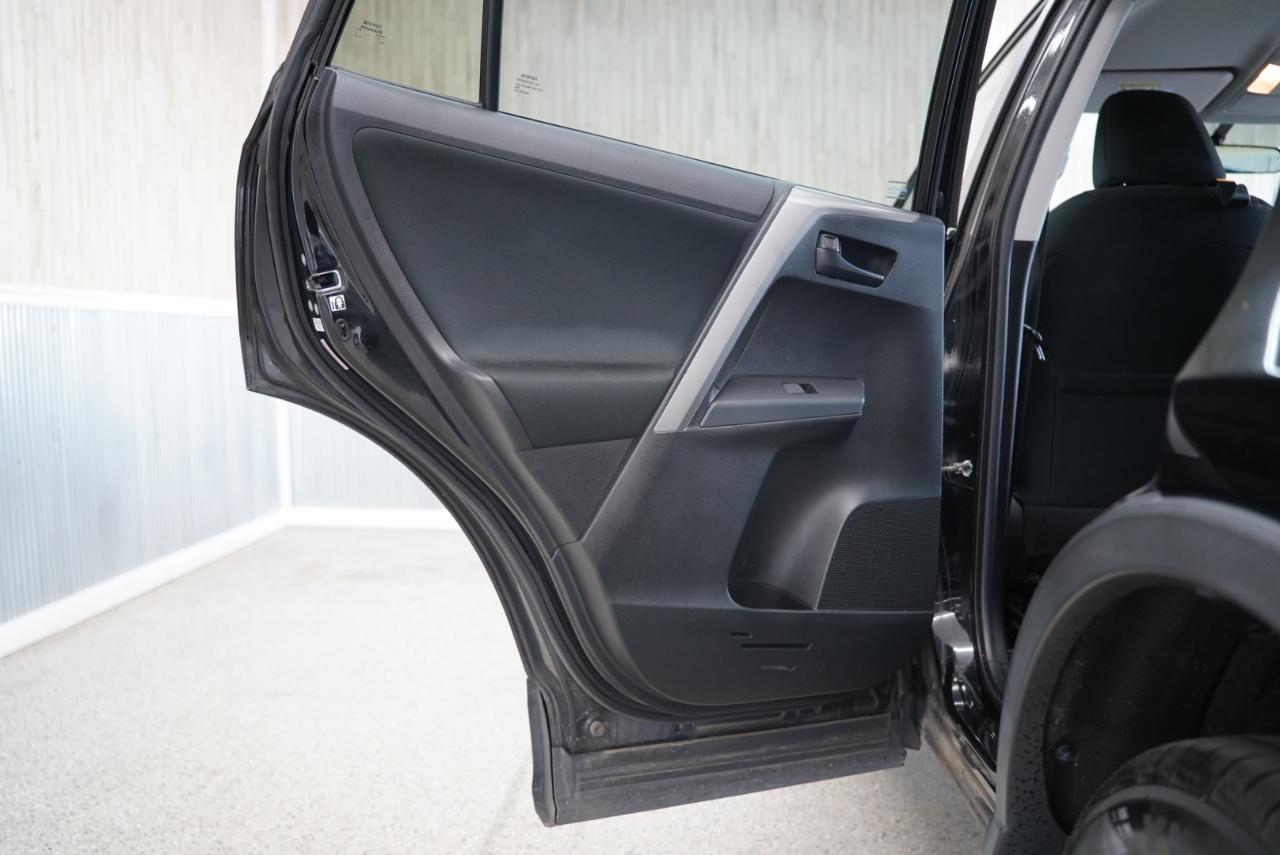 Toyota RAV4 AWD 4dr LE (Natl) 2016