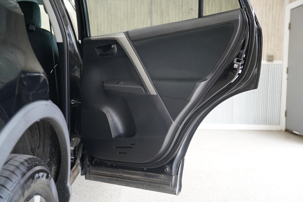 Toyota RAV4 AWD 4dr LE (Natl) 2016