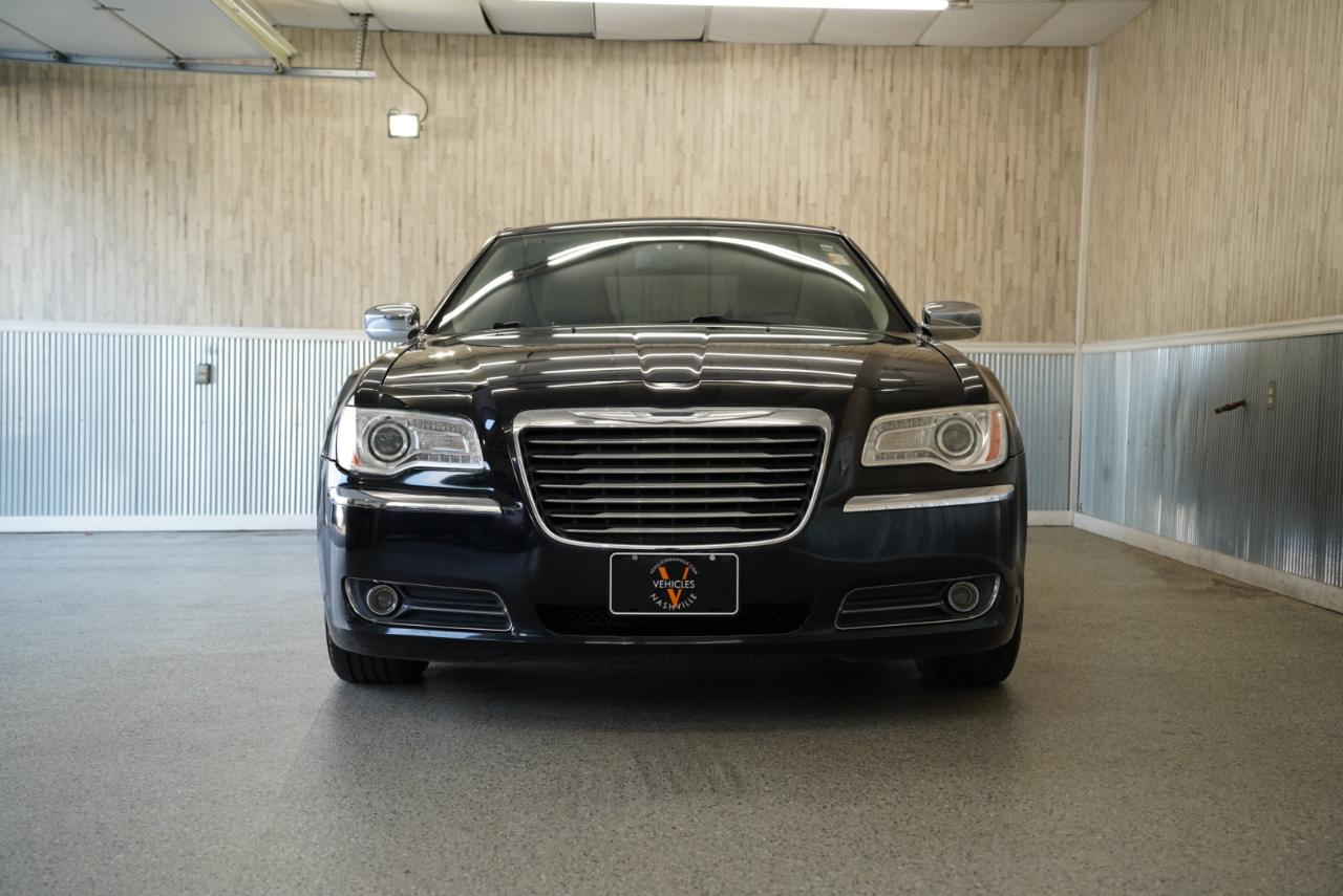 Chrysler 300 4dr Sdn Limited RWD 2011