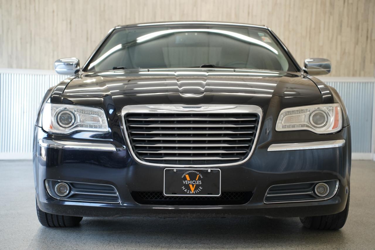 Chrysler 300 4dr Sdn Limited RWD 2011
