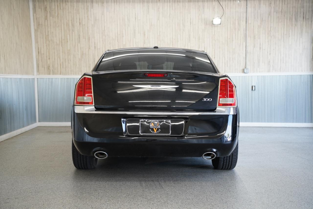 Chrysler 300 4dr Sdn Limited RWD 2011