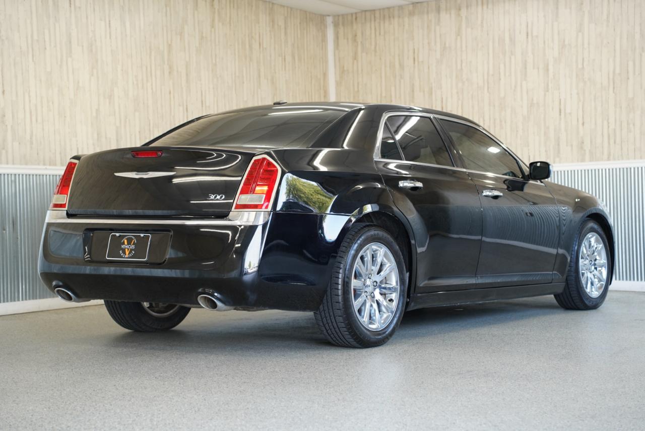 Chrysler 300 4dr Sdn Limited RWD 2011