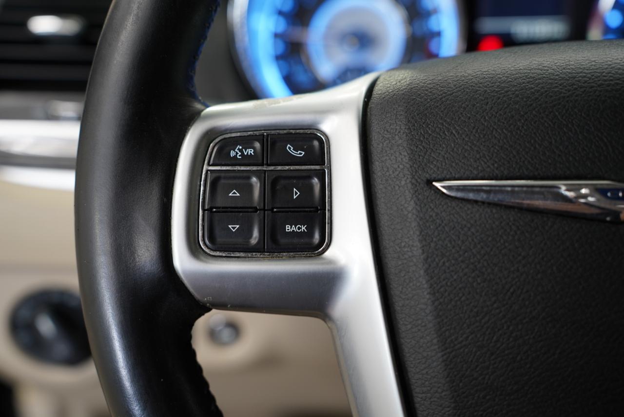 Chrysler 300 4dr Sdn Limited RWD 2011