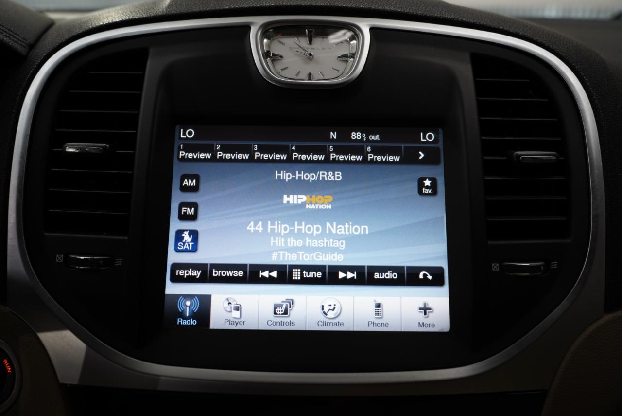 Chrysler 300 4dr Sdn Limited RWD 2011