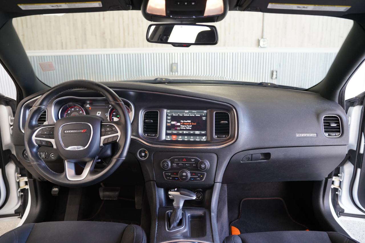 Dodge Charger photo 16