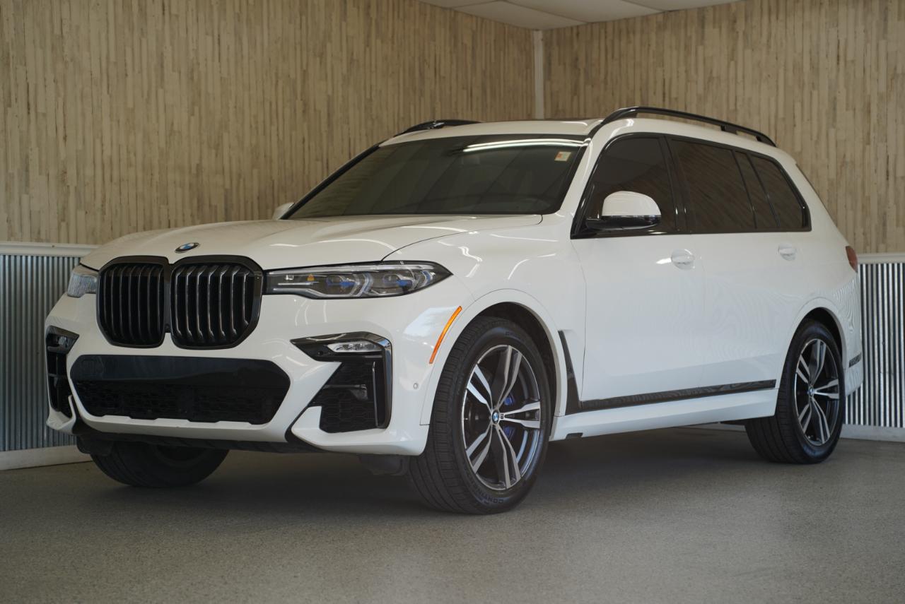 BMW X7 M50i Sports Activity Vehicle 2021