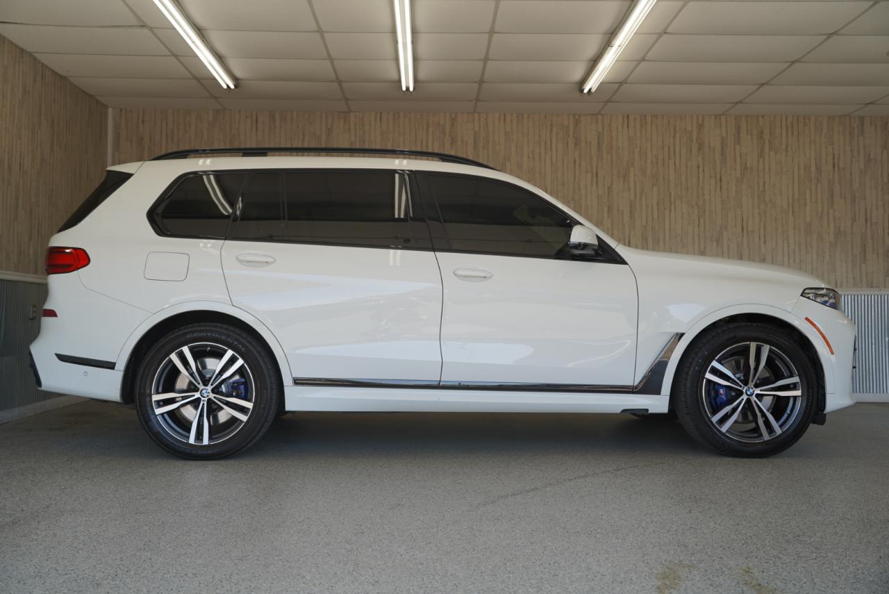 BMW X7 M50i Sports Activity Vehicle 2021