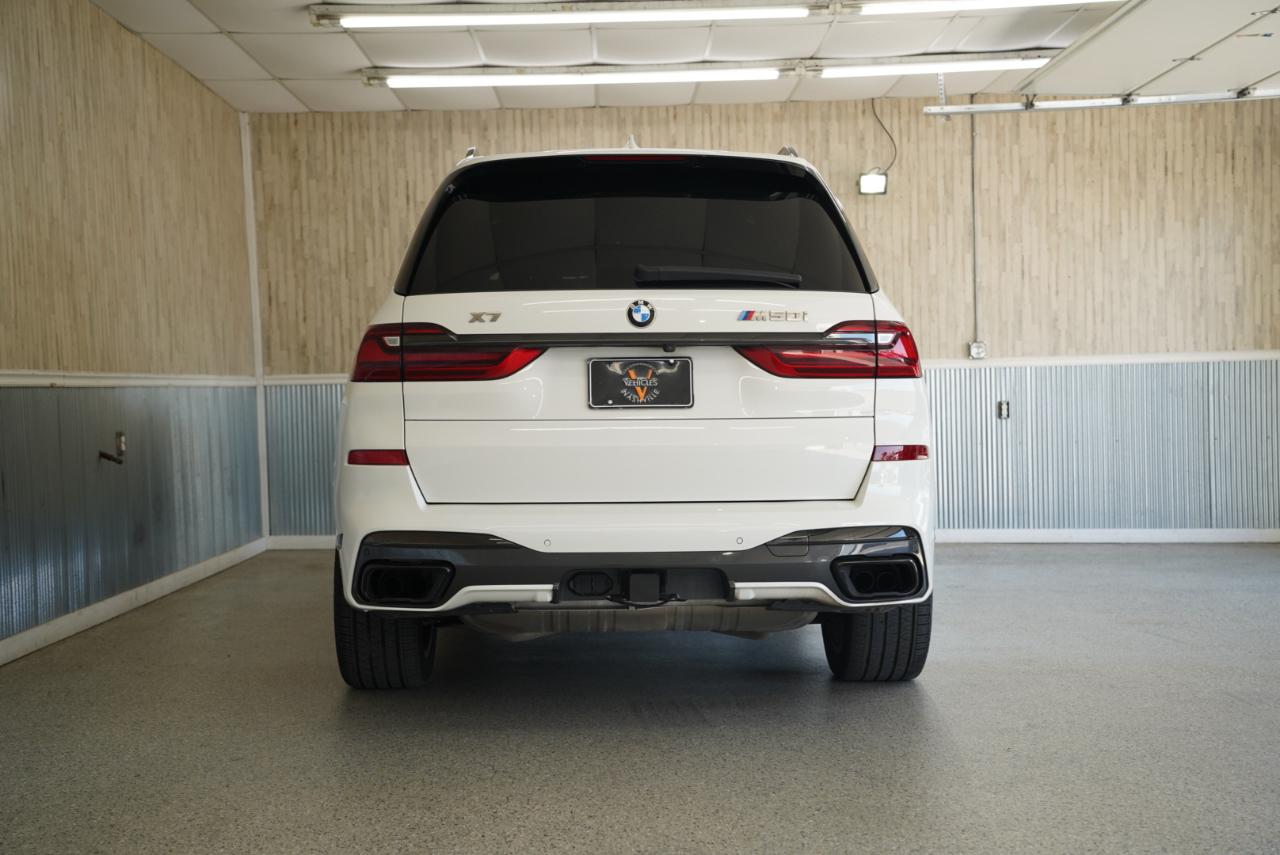 BMW X7 M50i Sports Activity Vehicle 2021