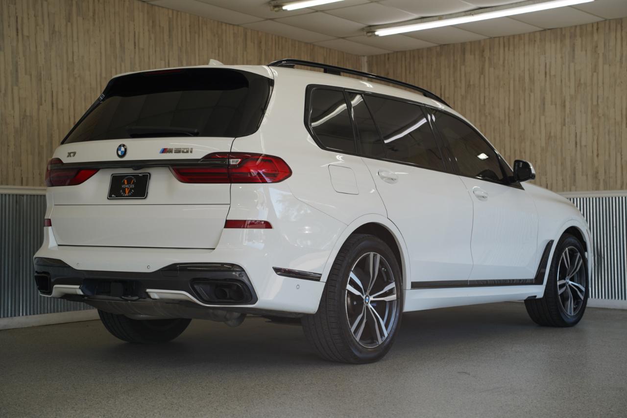 BMW X7 M50i Sports Activity Vehicle 2021