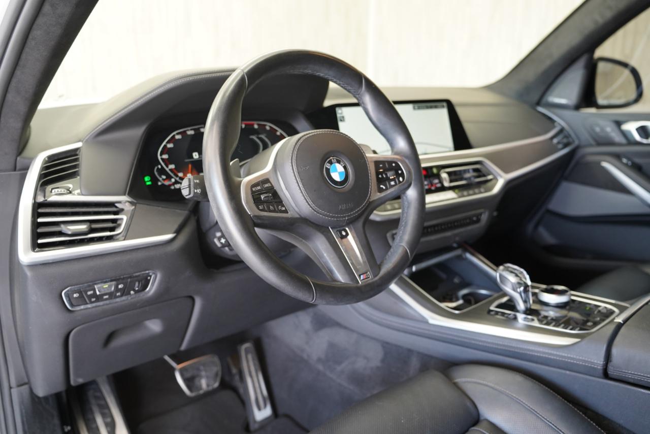 BMW X7 M50i Sports Activity Vehicle 2021