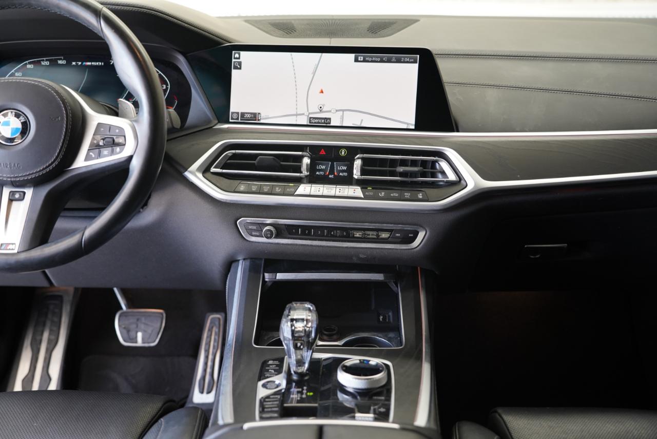 BMW X7 M50i Sports Activity Vehicle 2021