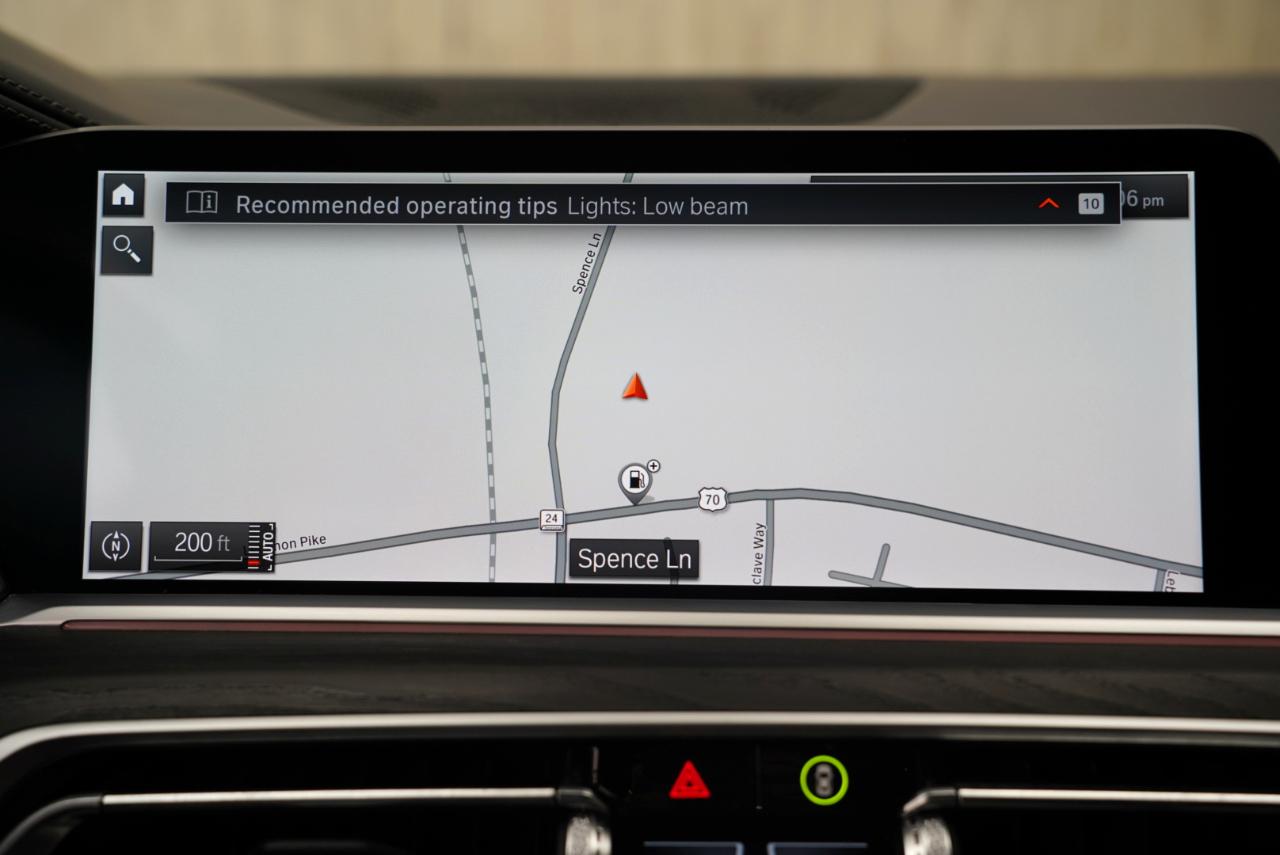 BMW X7 M50i Sports Activity Vehicle 2021