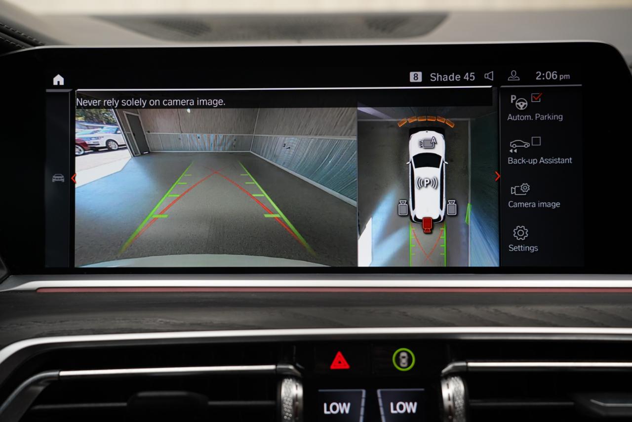 BMW X7 M50i Sports Activity Vehicle 2021