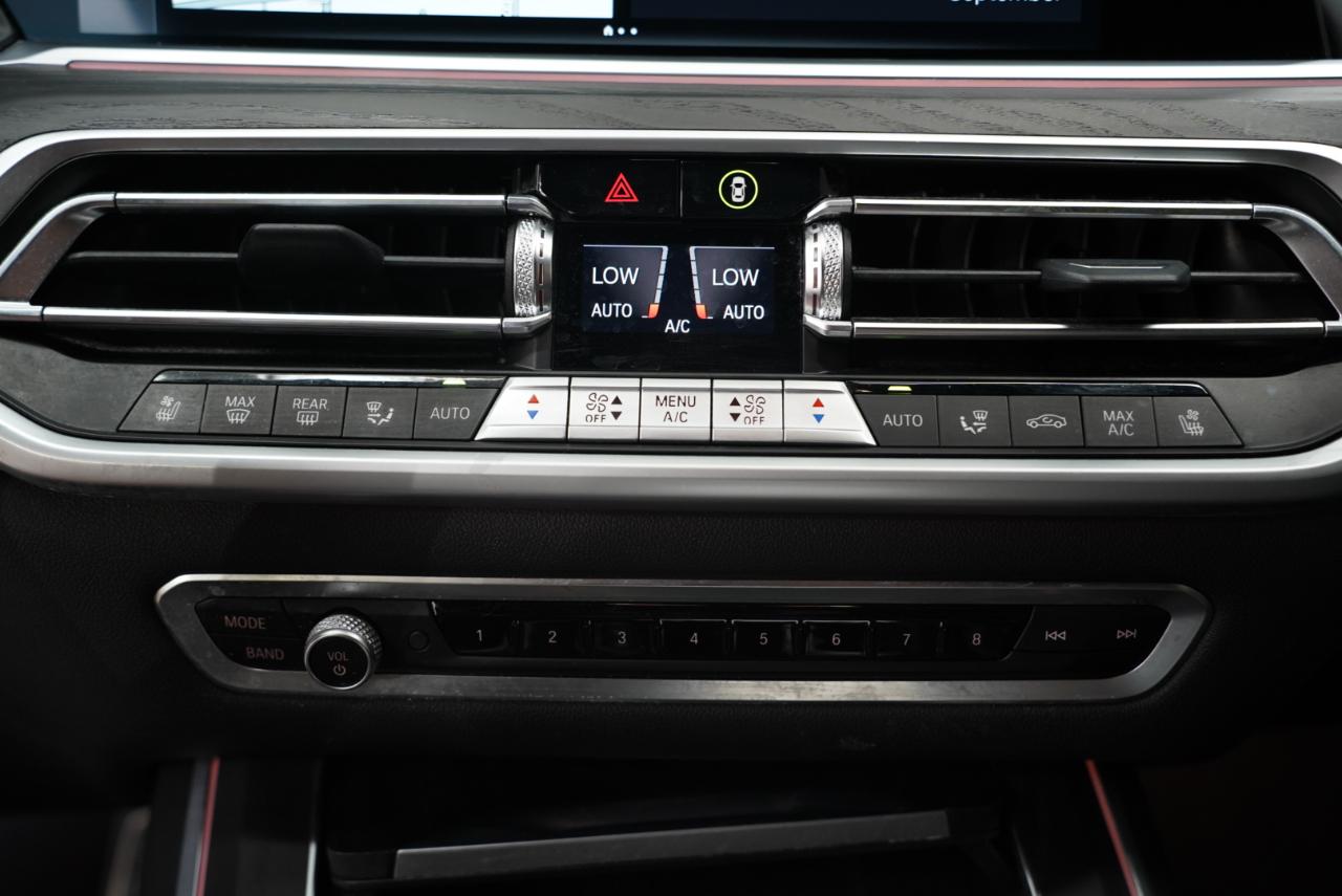 BMW X7 M50i Sports Activity Vehicle 2021