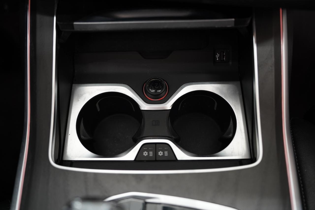 BMW X7 M50i Sports Activity Vehicle 2021