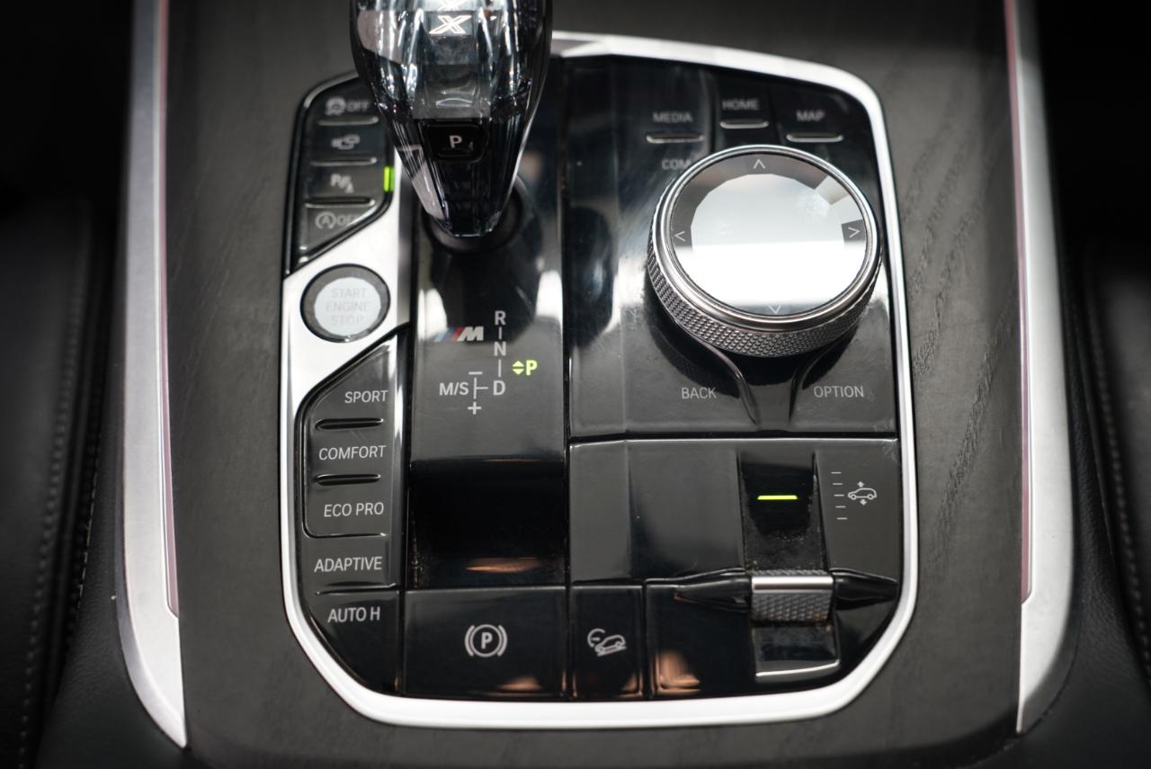 BMW X7 M50i Sports Activity Vehicle 2021