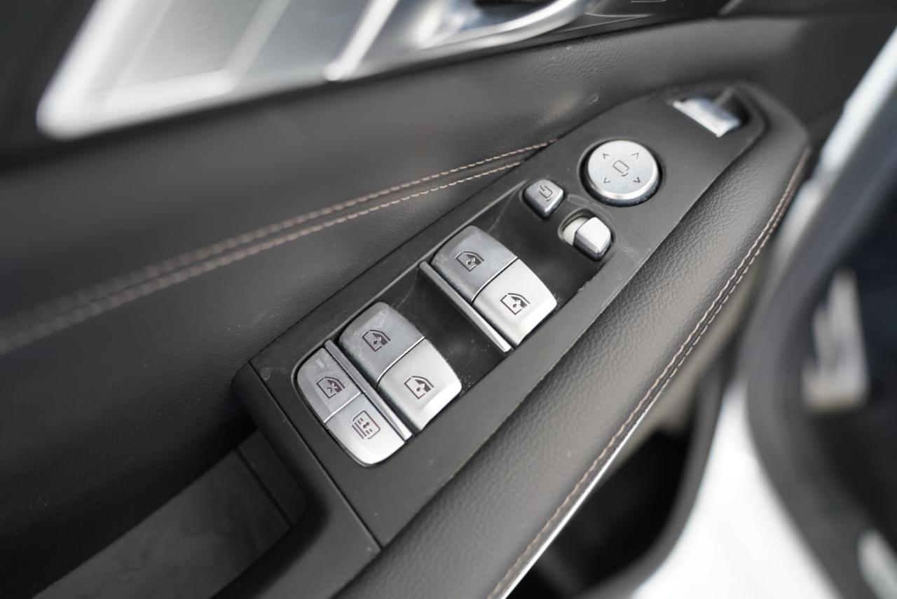 BMW X7 M50i Sports Activity Vehicle 2021