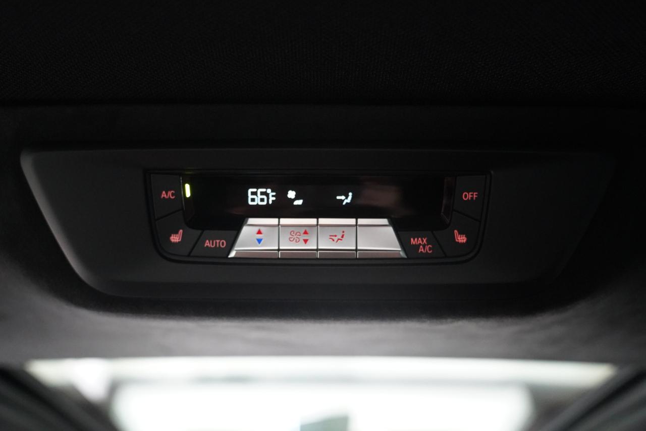BMW X7 M50i Sports Activity Vehicle 2021