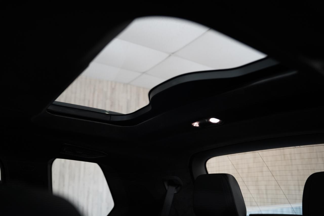 BMW X7 M50i Sports Activity Vehicle 2021
