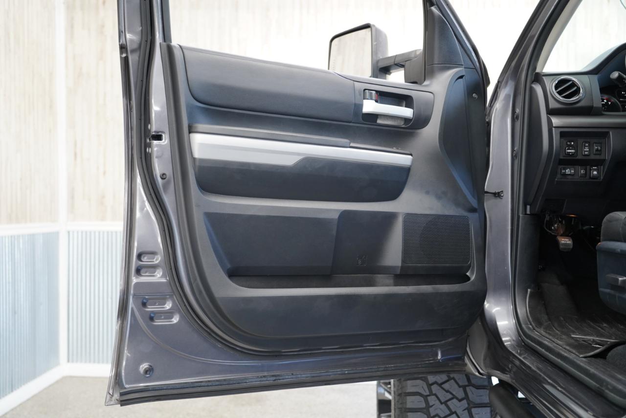 Toyota Tundra 4WD  2018