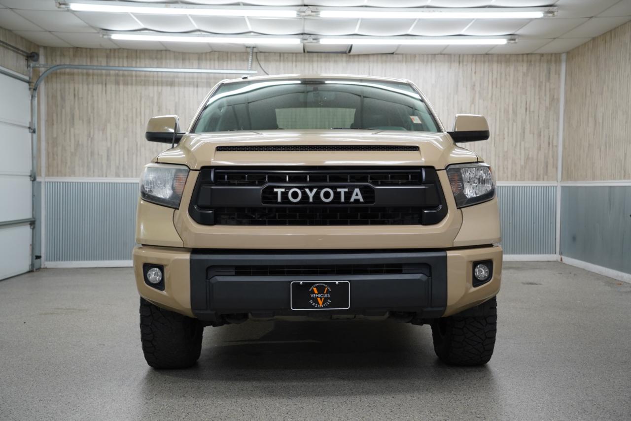 Toyota Tundra 4WD Truck  2016