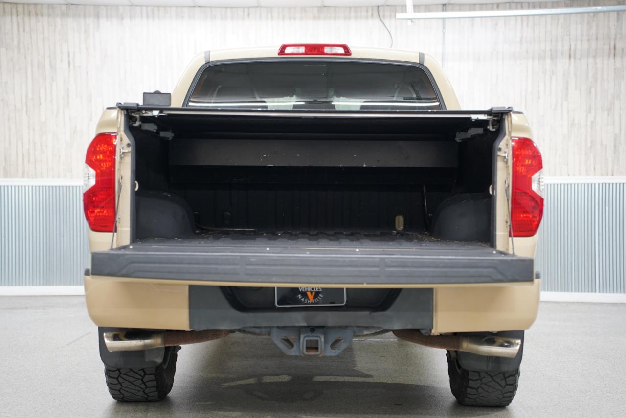 Toyota Tundra 4WD Truck  2016