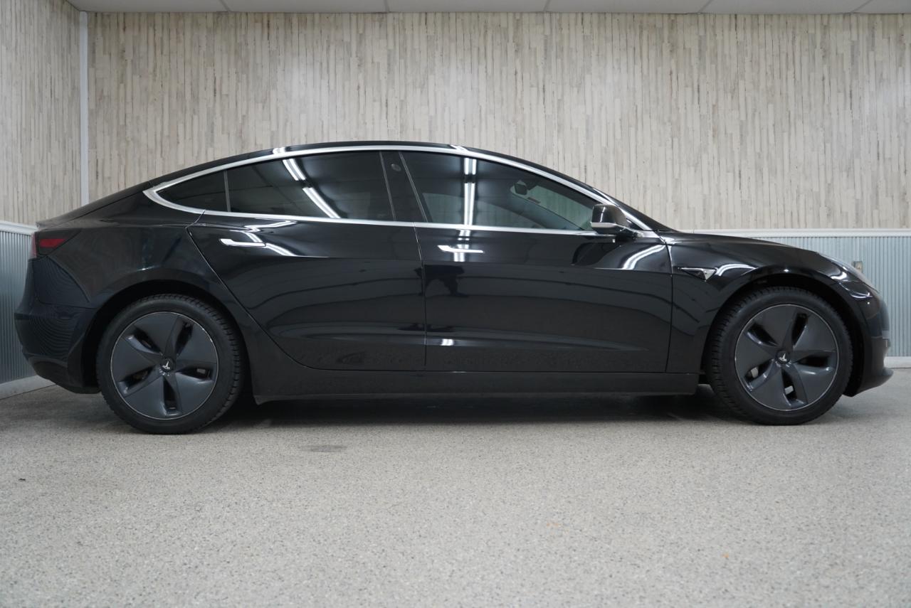 Tesla Model 3 Standard Range RWD 2020
