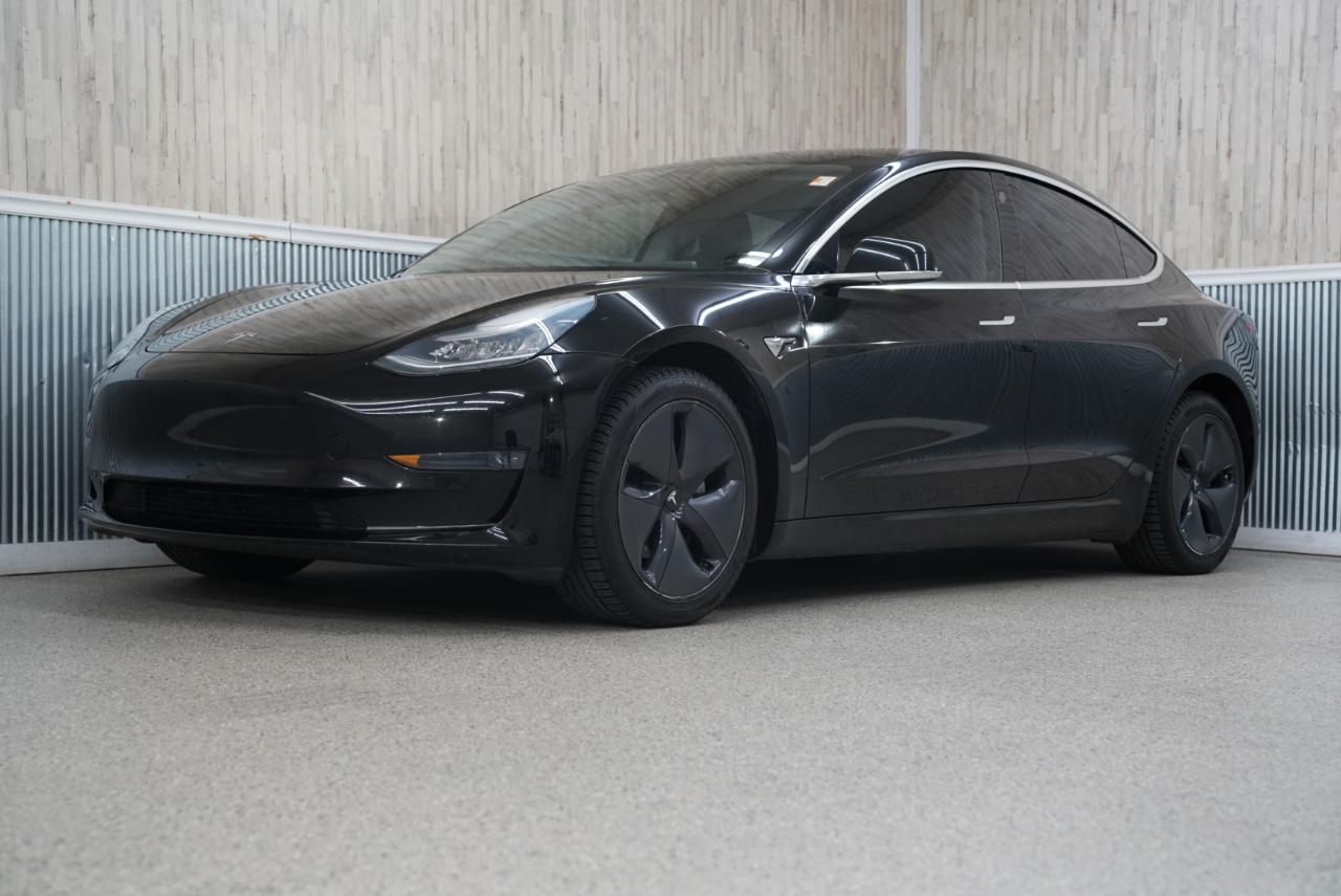 Tesla Model 3 Standard Range RWD 2020