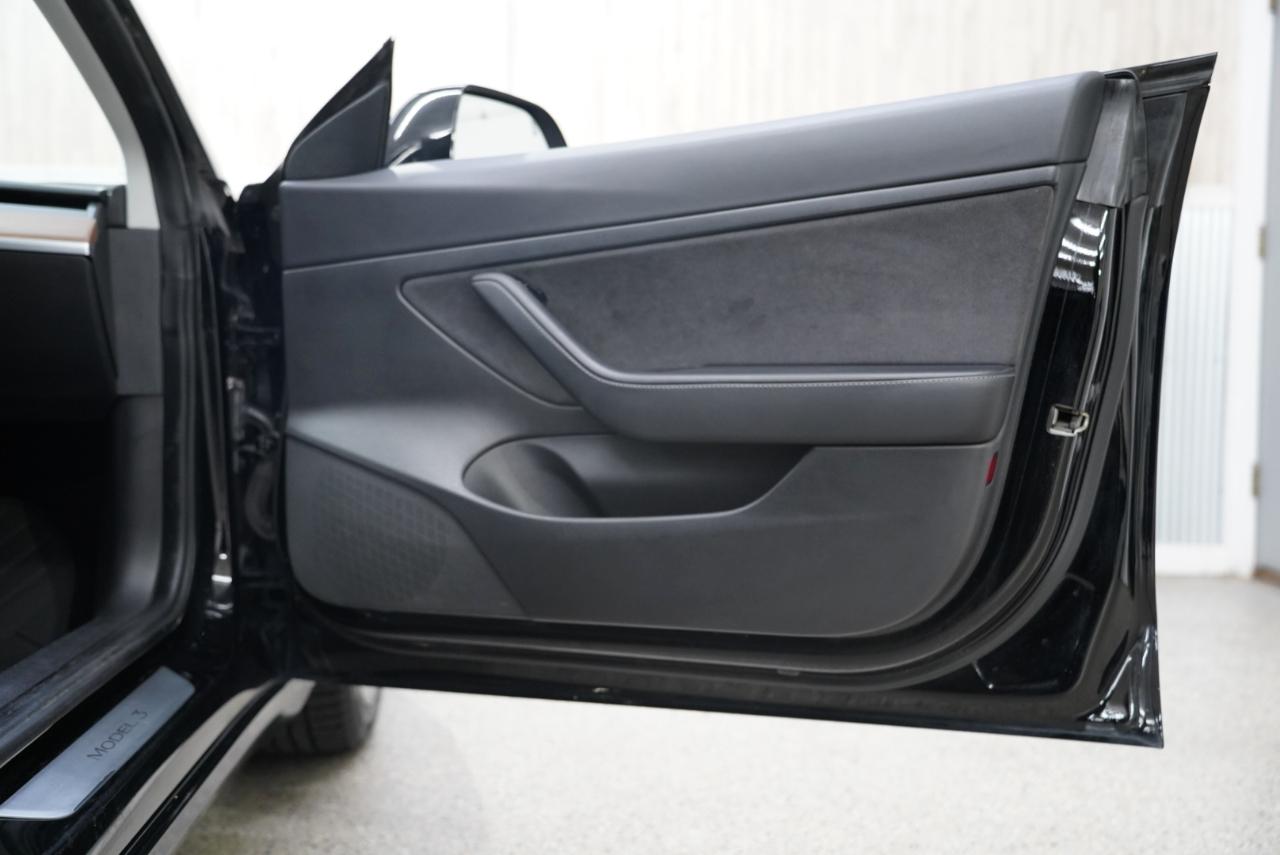 Tesla Model 3 Standard Range RWD 2020