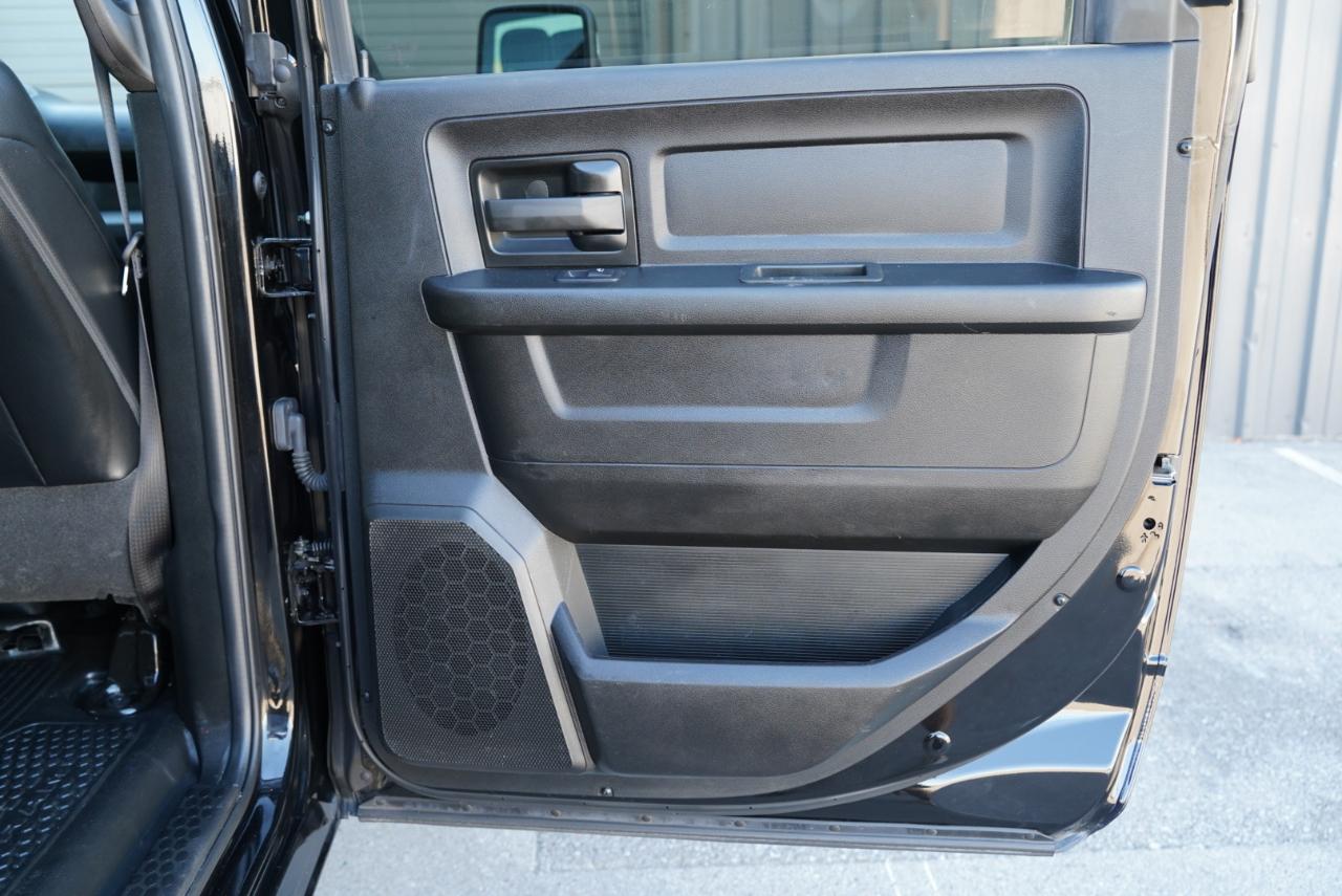 RAM 3500 Chassis Cab Tradesman 4WD Crew Cab 60" CA 172.4" WB 2023