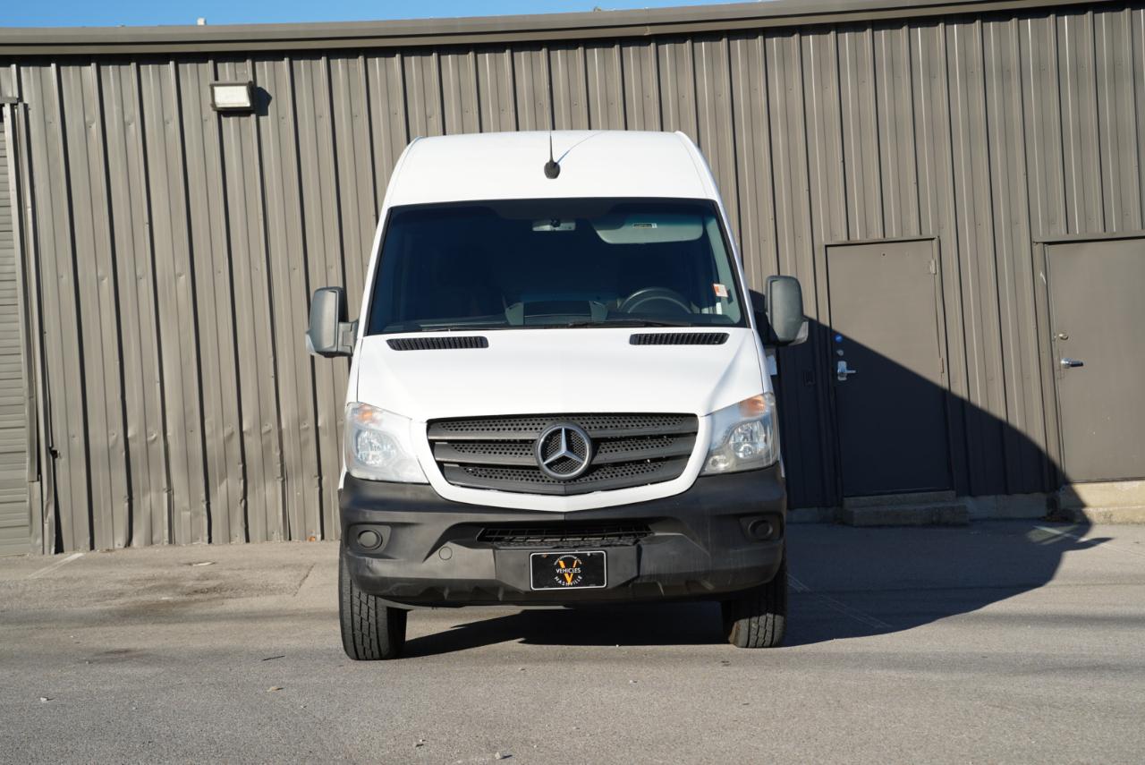 Mercedes-Benz Sprinter Cargo Van 2500 Standard Roof V6 144" RWD 2018