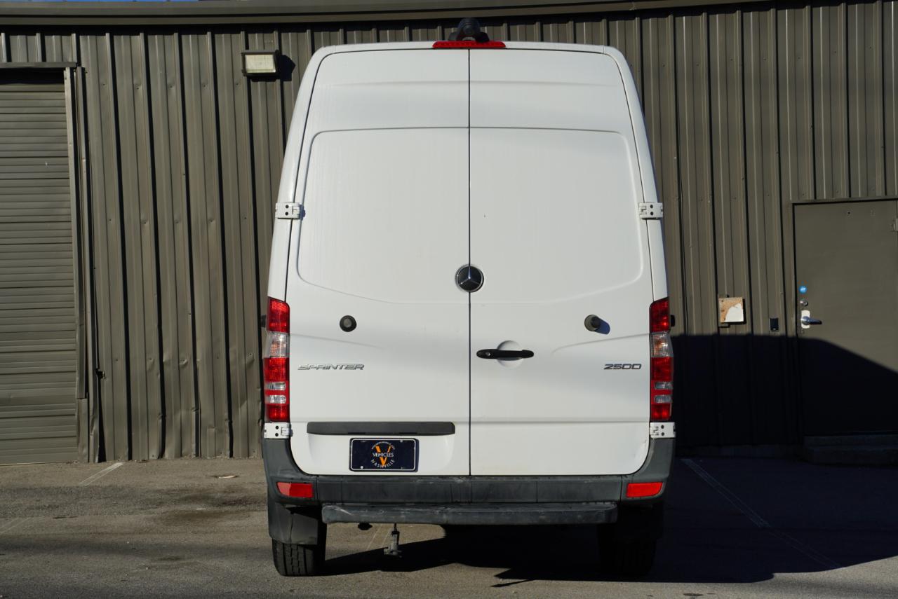 Mercedes-Benz Sprinter Cargo Van 2500 Standard Roof V6 144" RWD 2018