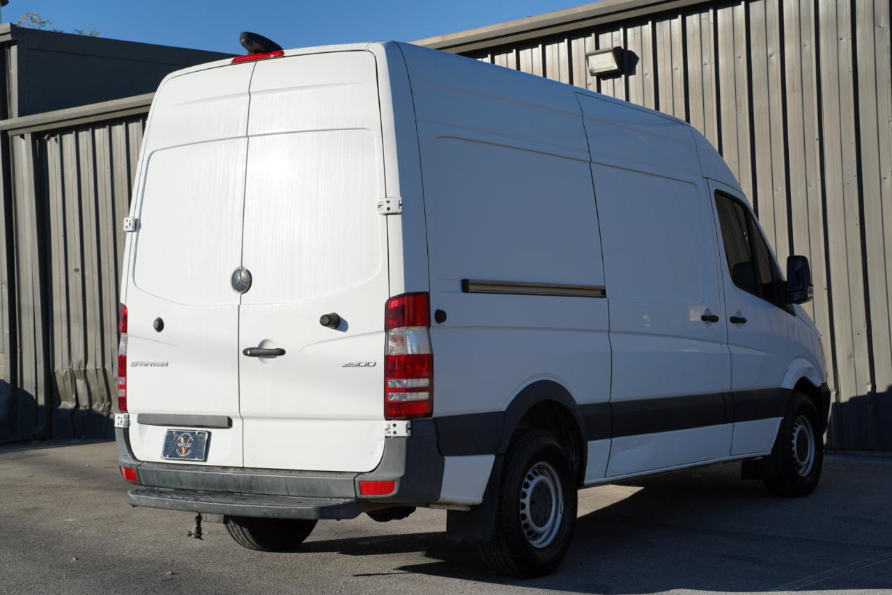 Mercedes-Benz Sprinter Cargo Van 2500 Standard Roof V6 144" RWD 2018