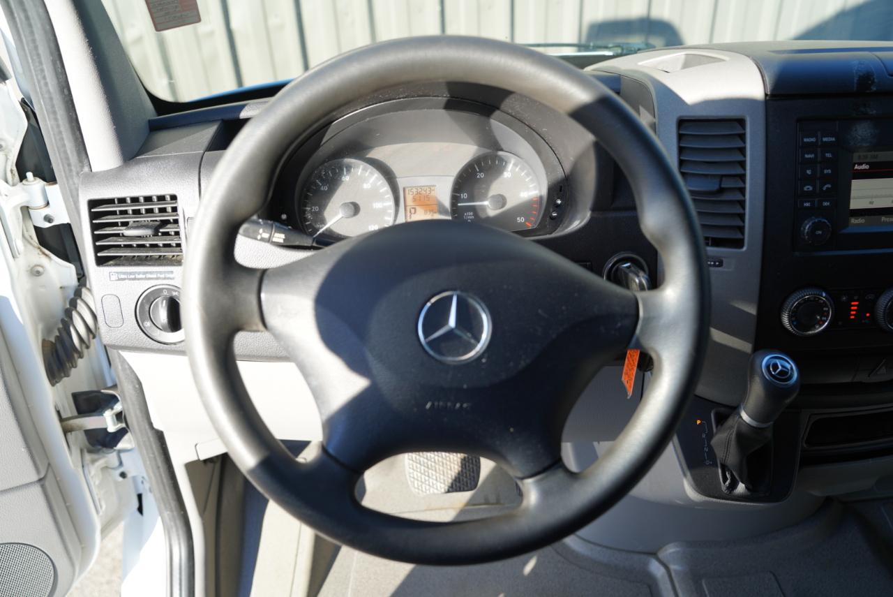 Mercedes-Benz Sprinter Cargo Van 2500 Standard Roof V6 144" RWD 2018