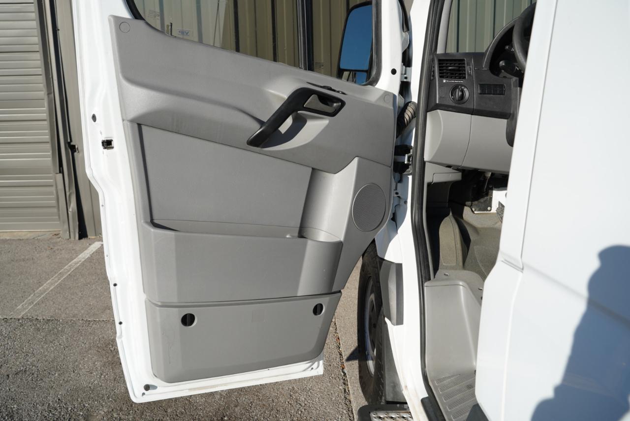 Mercedes-Benz Sprinter Cargo Van 2500 Standard Roof V6 144" RWD 2018