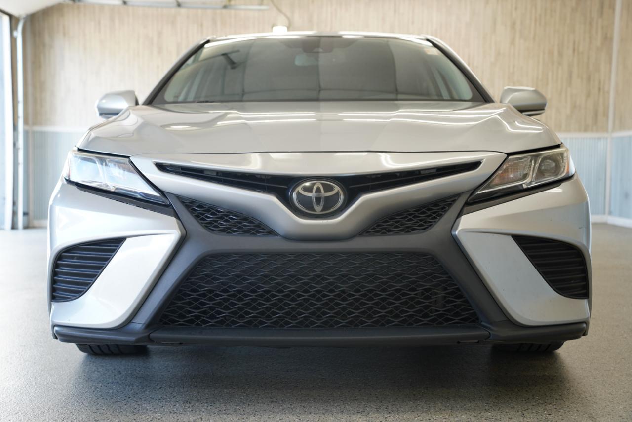 Toyota Camry SE 2019