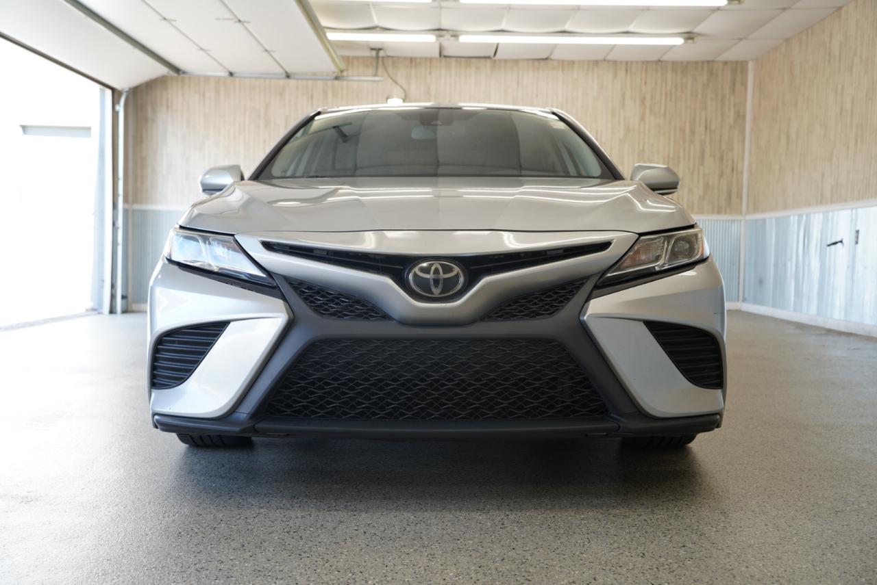 Toyota Camry SE 2019