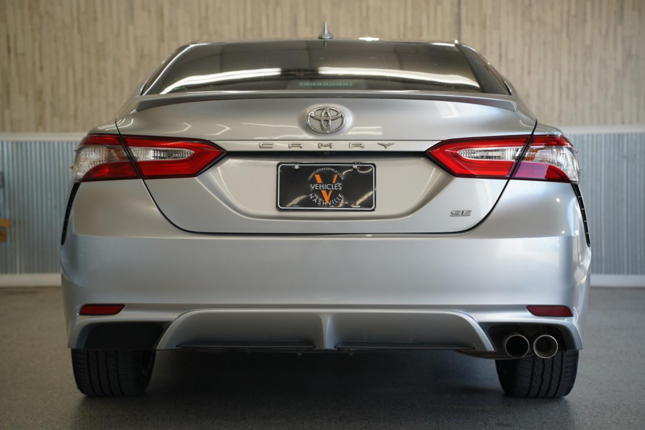 Toyota Camry SE 2019