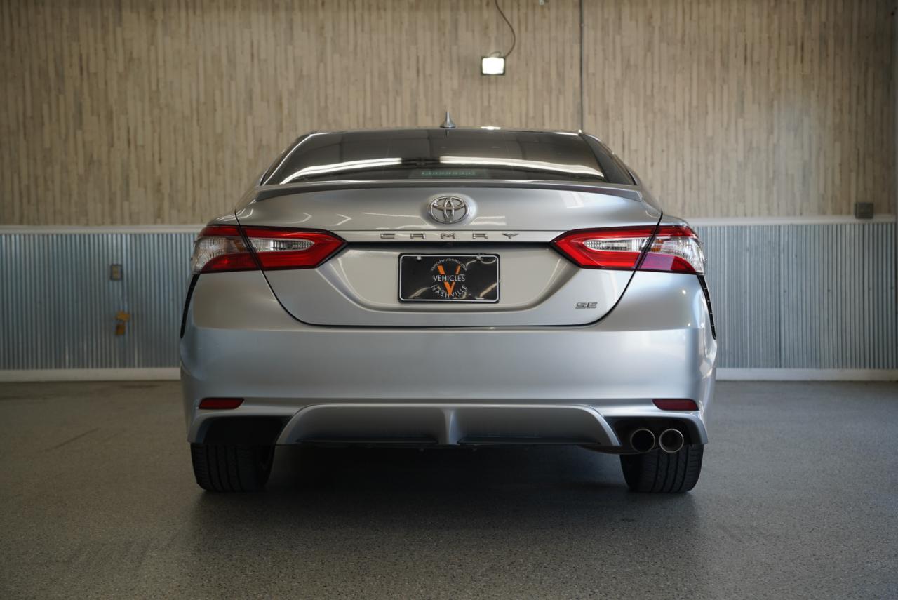 Toyota Camry SE 2019