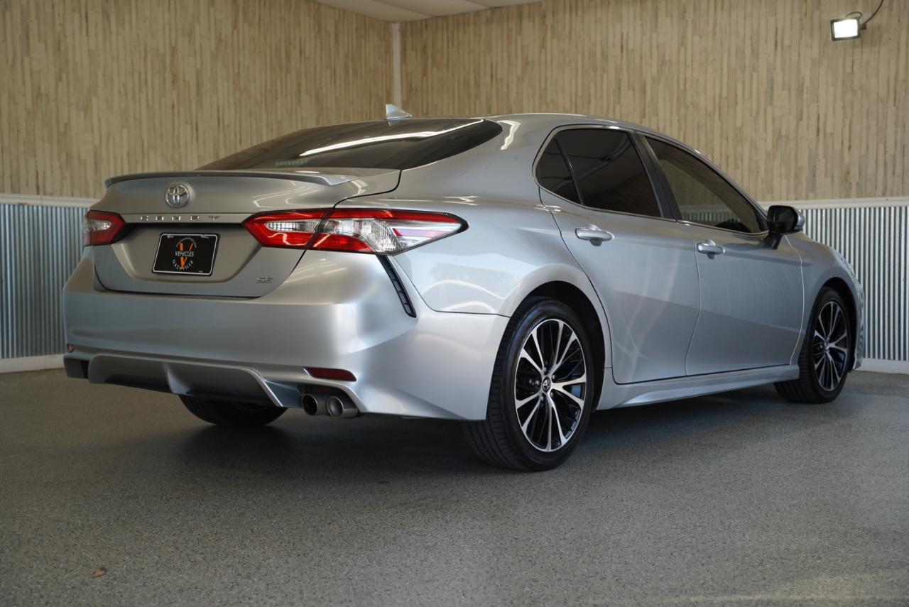 Toyota Camry SE 2019