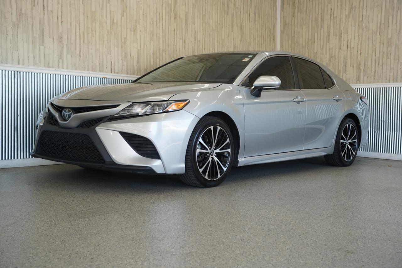 Toyota Camry SE 2019