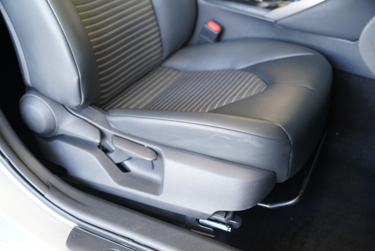 Toyota Camry SE 2019
