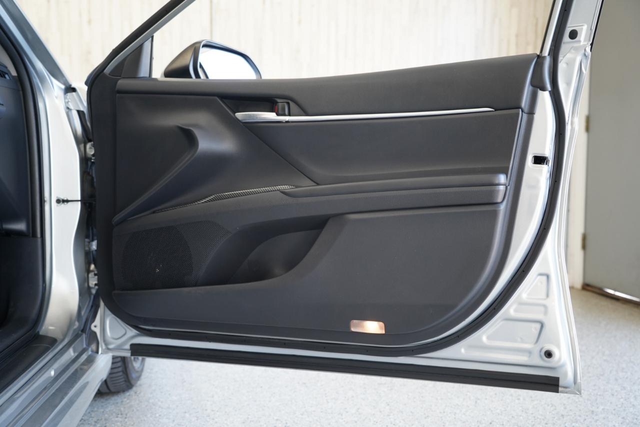 Toyota Camry SE 2019