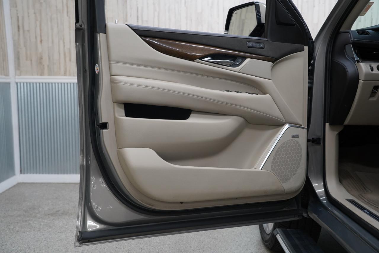 Cadillac Escalade 4WD 4dr Premium Luxury 2019