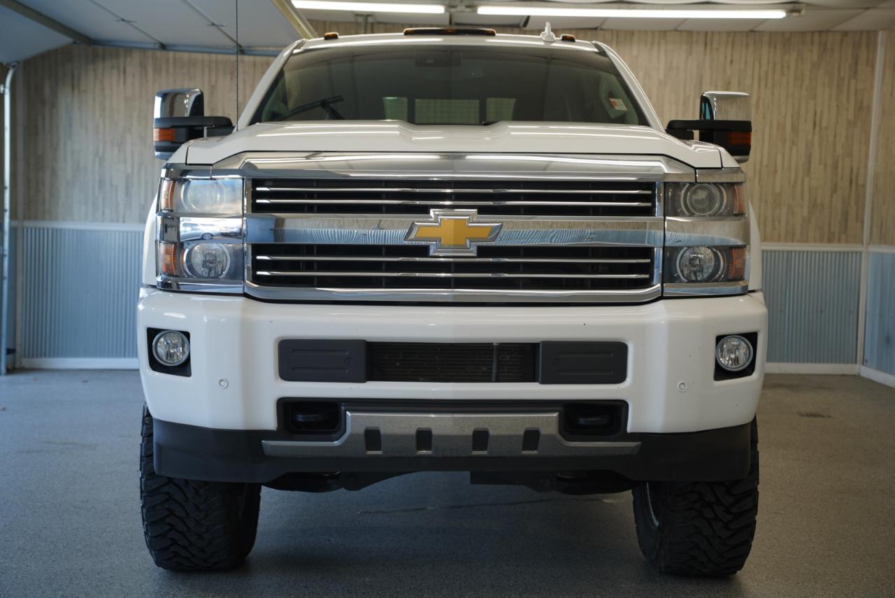 Chevrolet Silverado 2500HD Built After Aug 14 4WD Crew Cab 153.7" High Country 2015