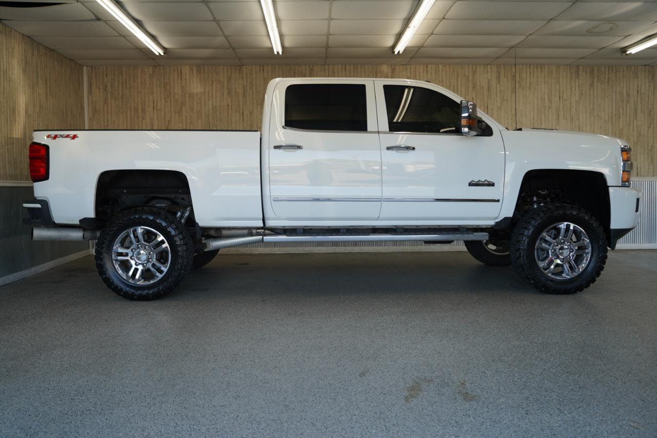 Chevrolet Silverado 2500HD Built After Aug 14 4WD Crew Cab 153.7" High Country 2015