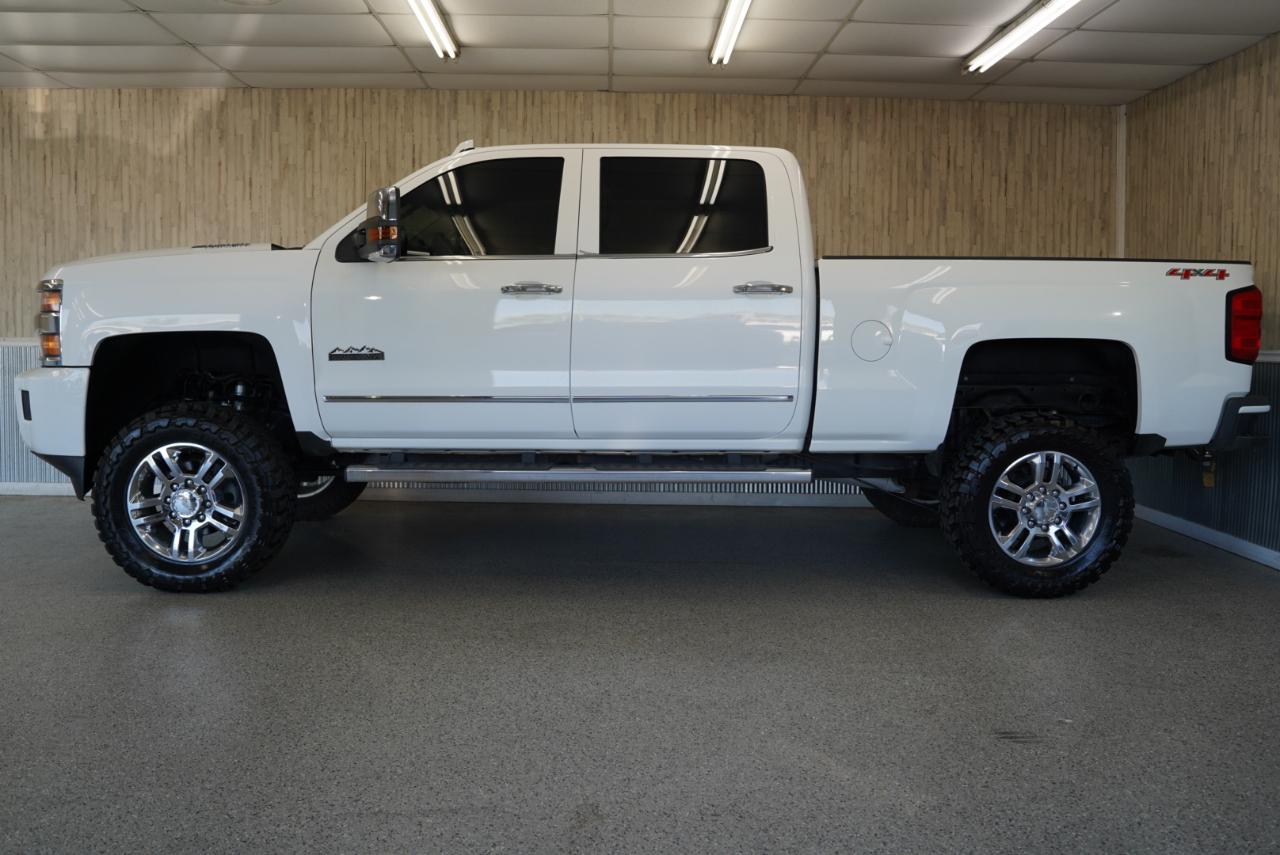 Chevrolet Silverado 2500HD Built After Aug 14 4WD Crew Cab 153.7" High Country 2015