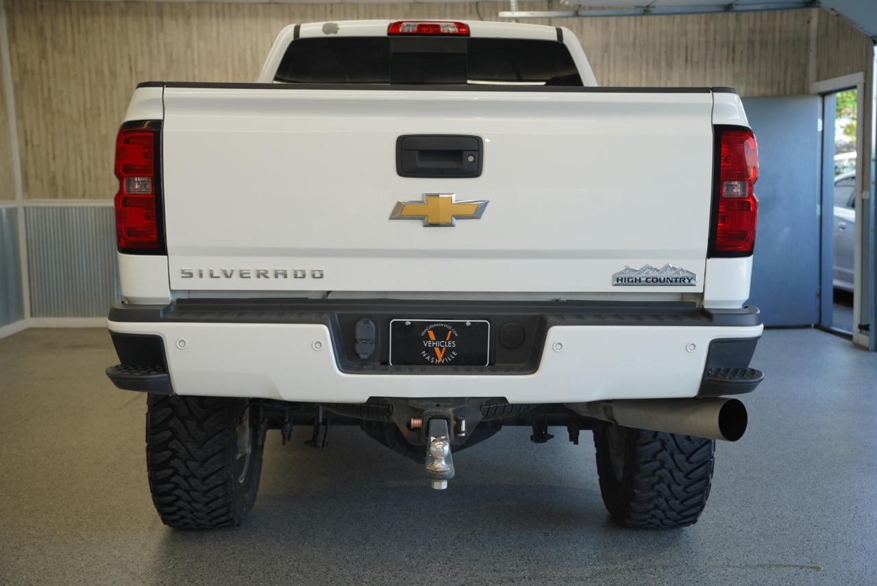 Chevrolet Silverado 2500HD Built After Aug 14 4WD Crew Cab 153.7" High Country 2015
